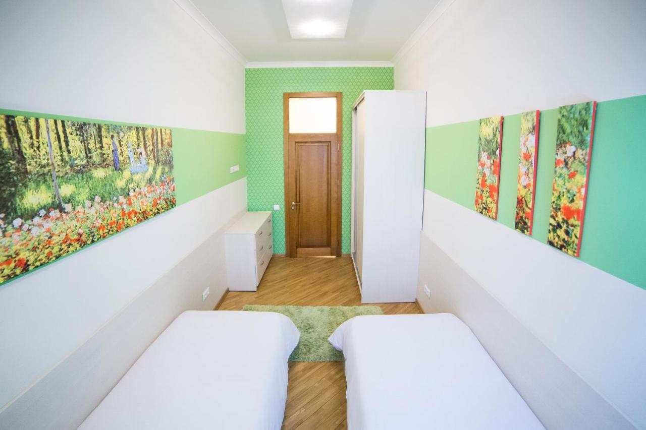 Apart Hotel On Rynok Square Lviv Exterior foto