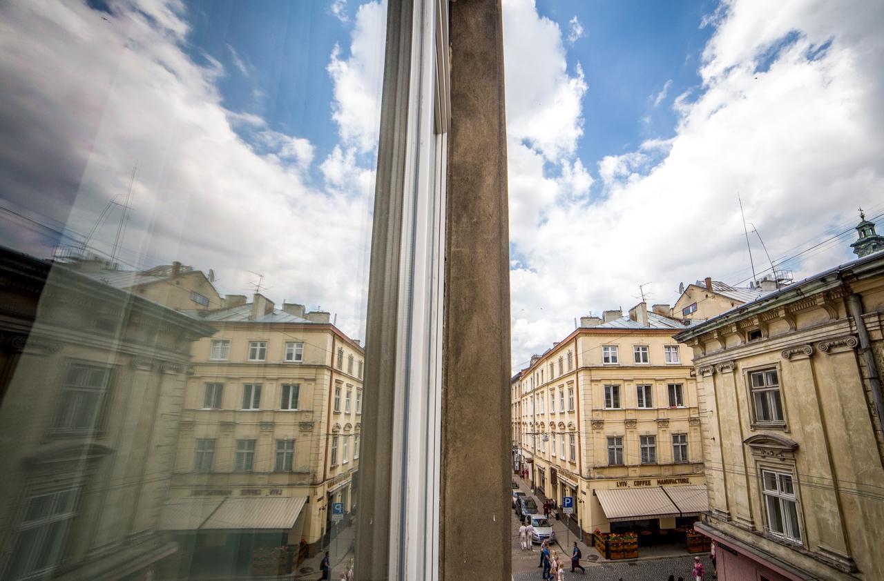 Apart Hotel On Rynok Square Lviv Exterior foto